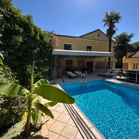 Ella - Traditional Mediterranean Stone House *